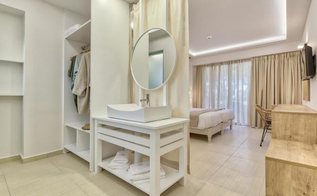 Фото отеля Vasilikos Beach Hotel 