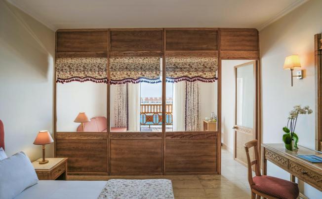 Фото отеля Mitsis Family Village Beach Hotel