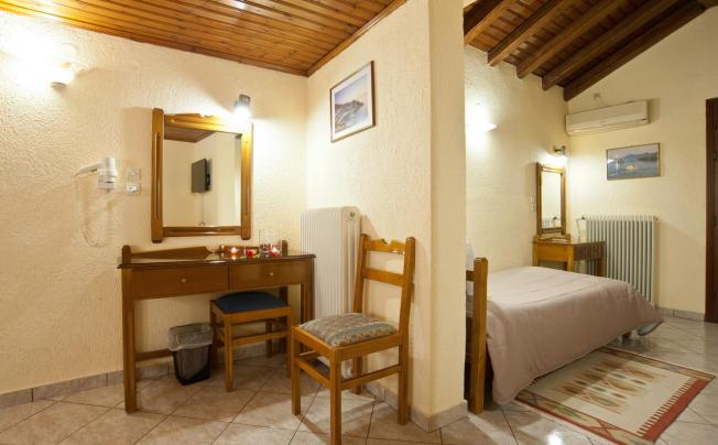 Фото отеля HERMES HOTEL DELPHI