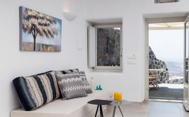 Фото отеля Adamant Suites