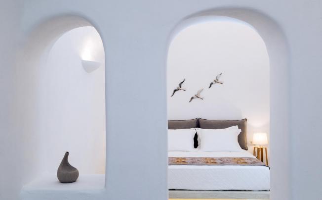 Фото отеля Adamant Suites