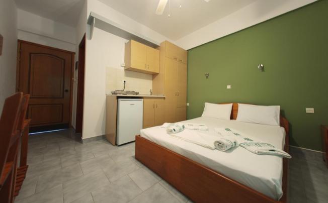 Фото отеля Fantasia Studios & Apartments
