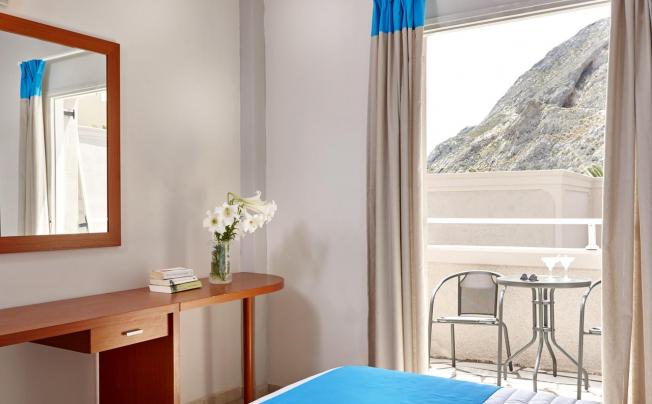 Фото отеля Terra Blue Hotel Santorini 