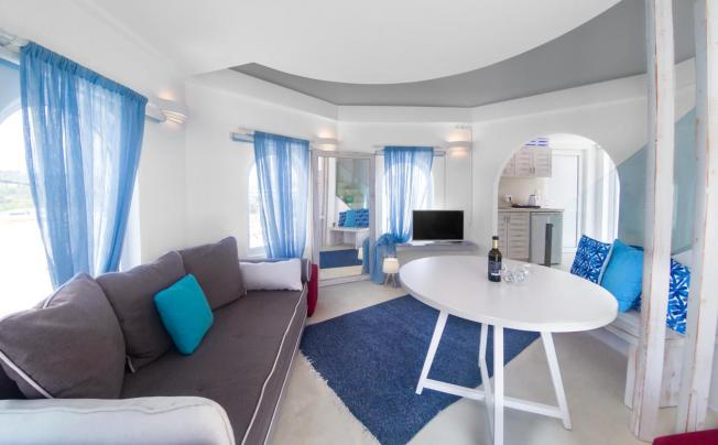 Фото отеля Kouros Home & Suites