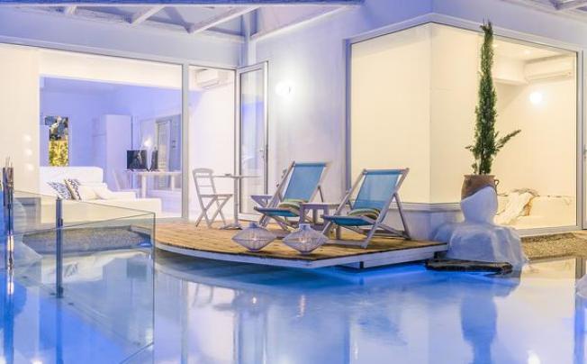 Фото отеля Kouros Home & Suites