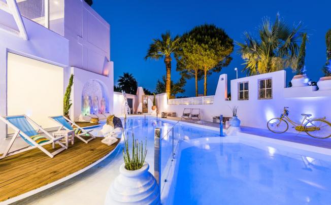 Фото отеля Kouros Home & Suites