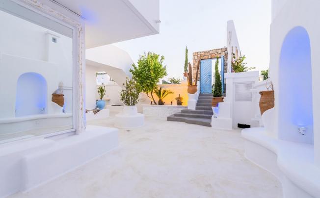 Фото отеля Kouros Home & Suites