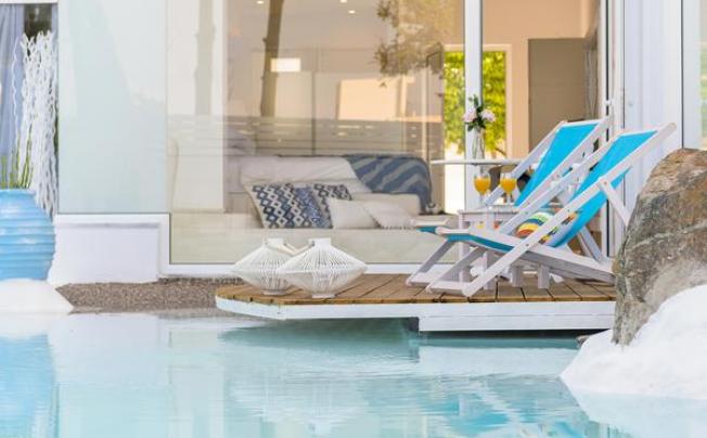 Фото отеля Kouros Home & Suites