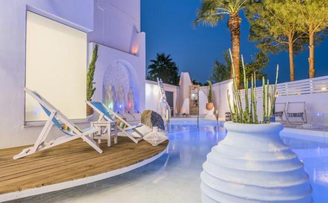 Фото отеля Kouros Home & Suites