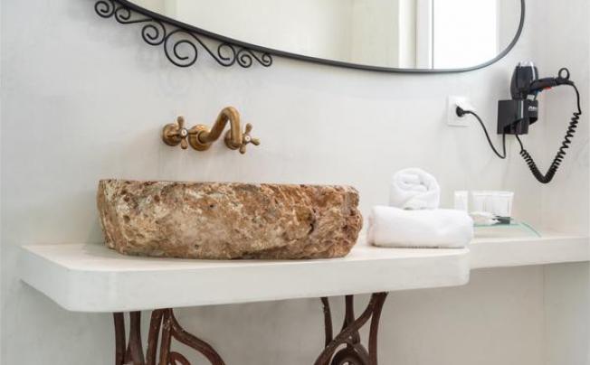 Фото отеля Kouros Home & Suites