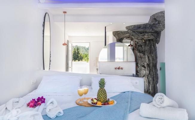 Фото отеля Kouros Home & Suites