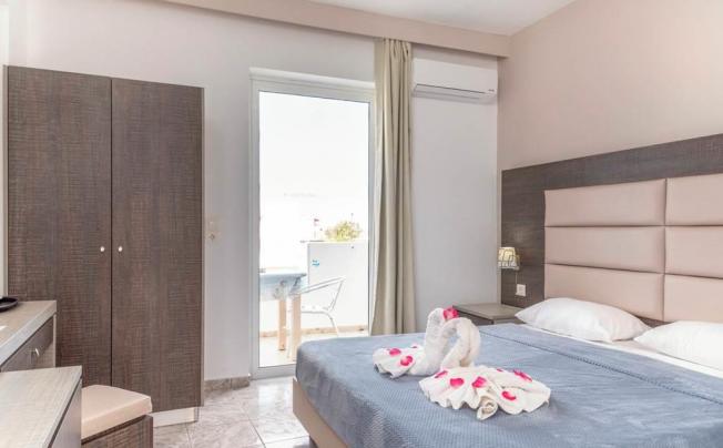 Фото отеля Sunshine Hotel & Apartments