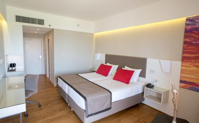 Фото отеля Ramada Plaza Thraki