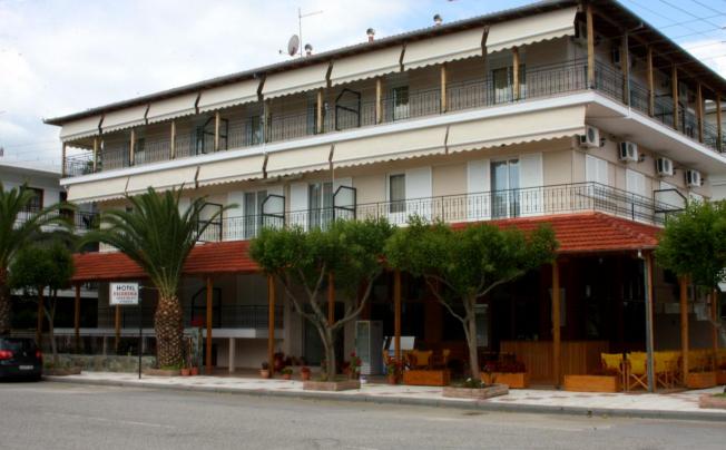 Фото отеля Filoxenia Hotel Apartments