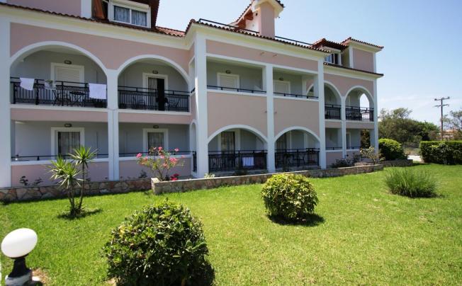 Фото отеля Sofia - Yiota Studios & Apartments 