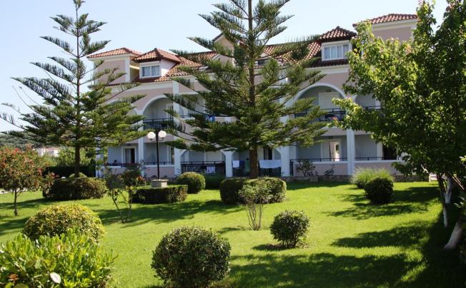 Фото отеля Sofia - Yiota Studios & Apartments 