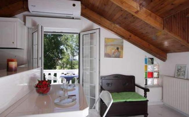 Фото отеля Sofia - Yiota Studios & Apartments 