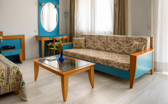 Фото отеля Ilianthos Village Luxury Hotel & Suites