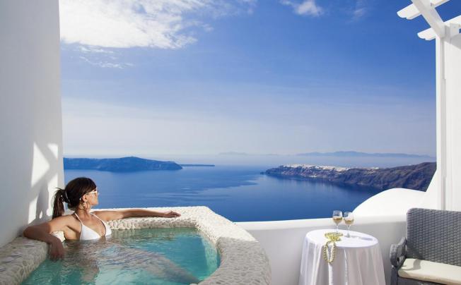 Фото отеля ABOVE BLUE SUITES 