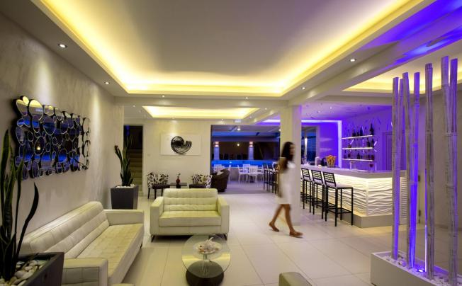 Фото отеля LA STELLA APARTMENTS & SUITES