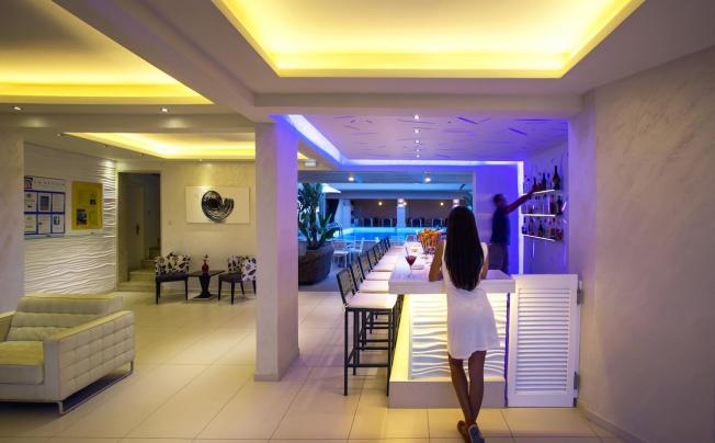 Фото отеля LA STELLA APARTMENTS & SUITES