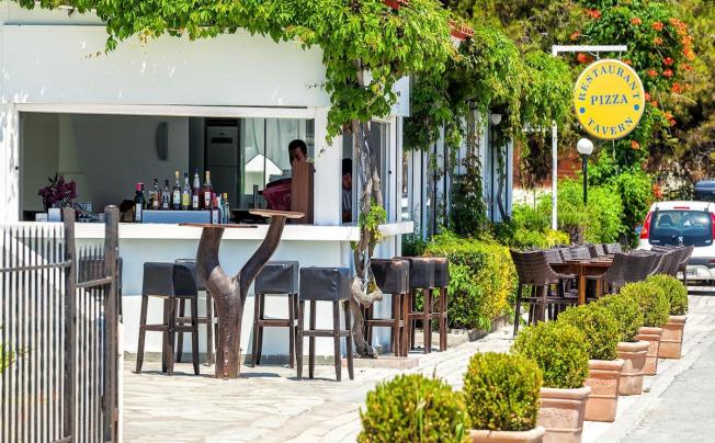 Фото отеля Xenios Dolphin Beach Hotel