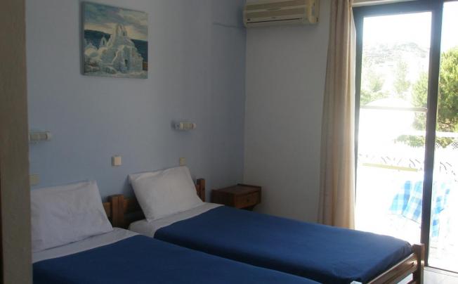 Фото отеля Dolphin Apartments