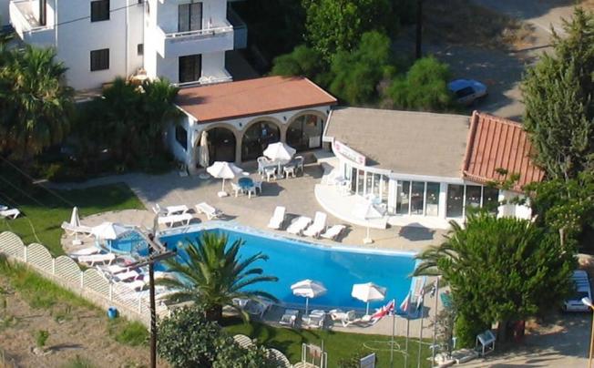 Фото отеля Dolphin Apartments