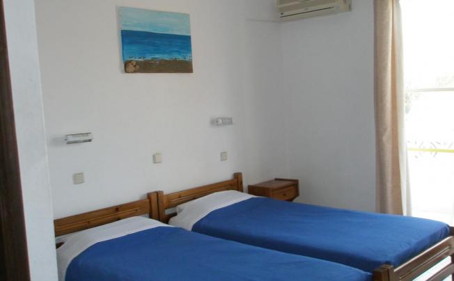 Фото отеля Dolphin Apartments