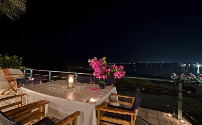 Фото отеля Sea Breeze Apartments