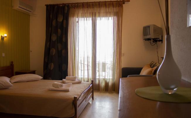 Фото отеля Zephyros Hotel POLYCHRONO 