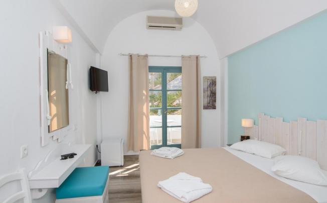 Фото отеля Iris Boutique Hotel