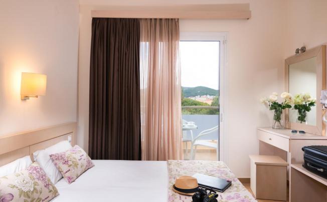 Фото отеля Sunray Hotel
