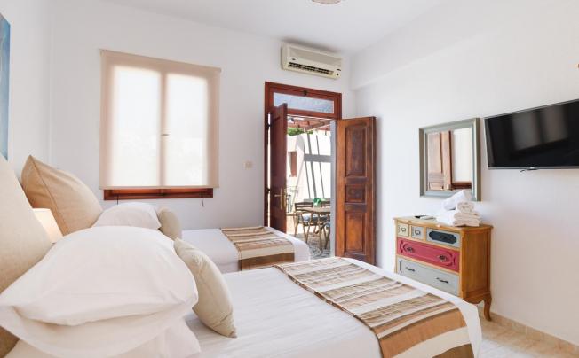 Фото отеля Thea Villas and Suite