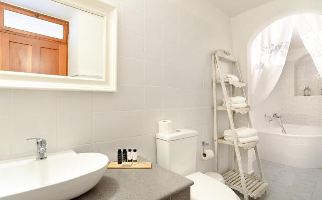Фото отеля Thea Villas and Suite