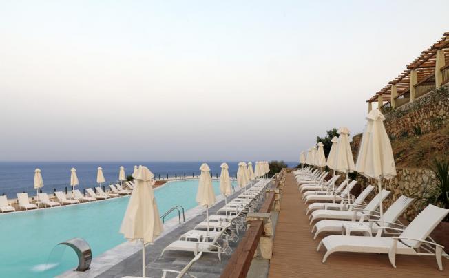 Фото отеля Apostolata Island Resort & Spa