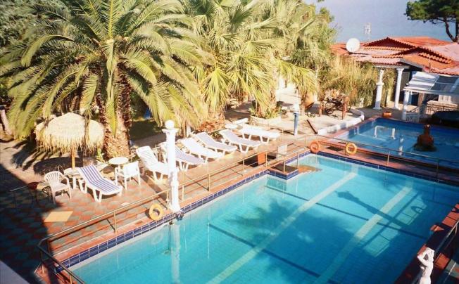 Фото отеля Villa George Hotel Apartments 