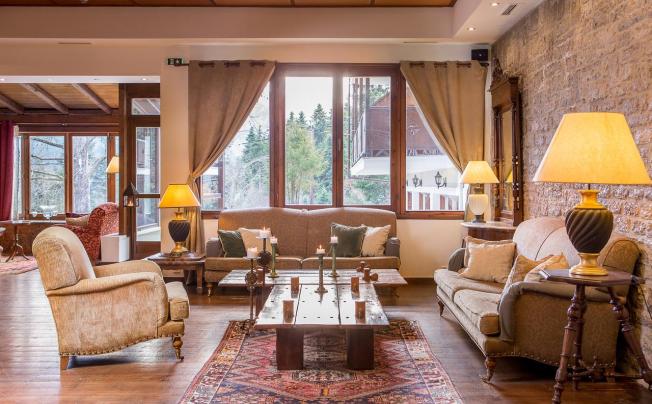 Фото отеля Country Club Hotel & Suites
