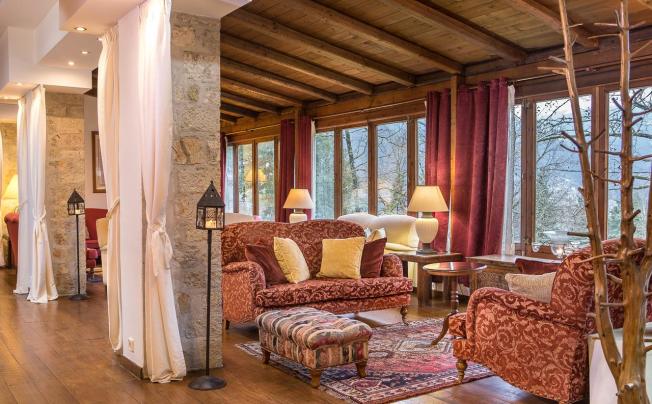 Фото отеля Country Club Hotel & Suites