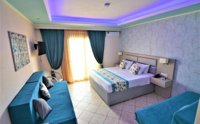 Фото отеля Grand Beach Hotel 