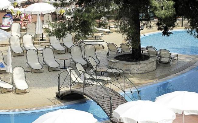 Фото отеля LESSE HOTEL