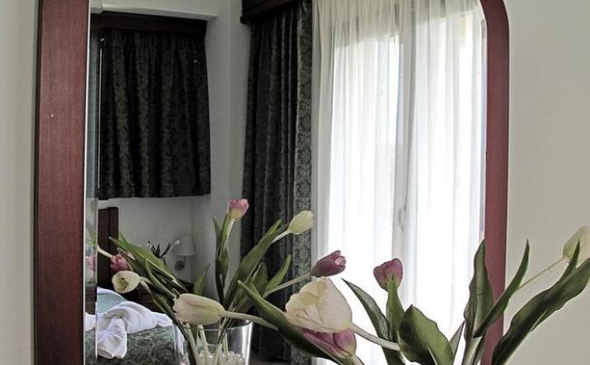 Фото отеля LESSE HOTEL