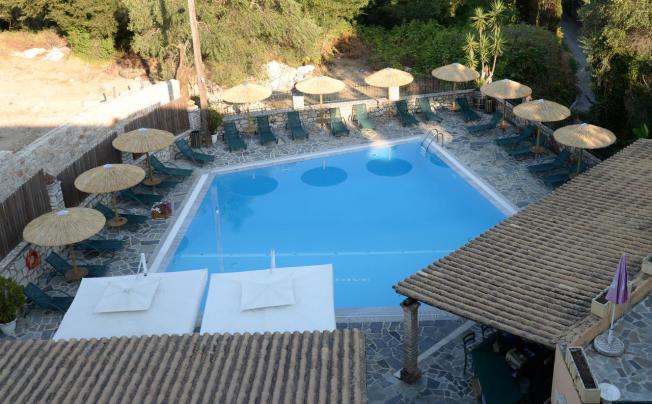 Фото отеля VILLA YANNIS APARTMENTS & SUITES