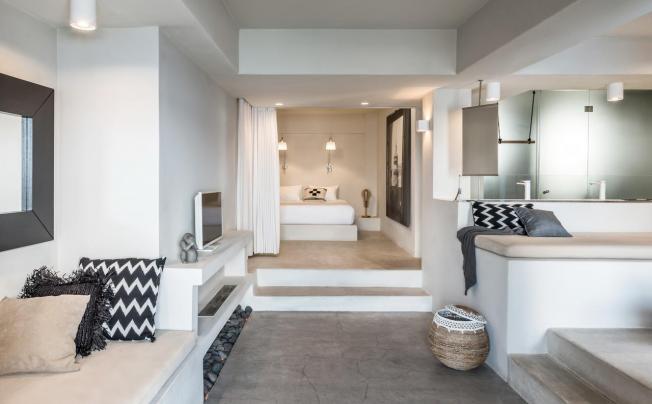 Фото отеля West East Suites