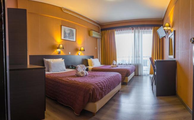 Фото отеля John's Hotel