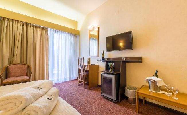 Фото отеля Queen Olga Hotel 