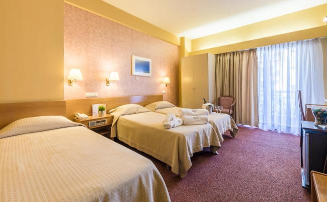 Фото отеля Queen Olga Hotel 