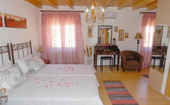 Фото отеля VILLA LIVADI SIDARI