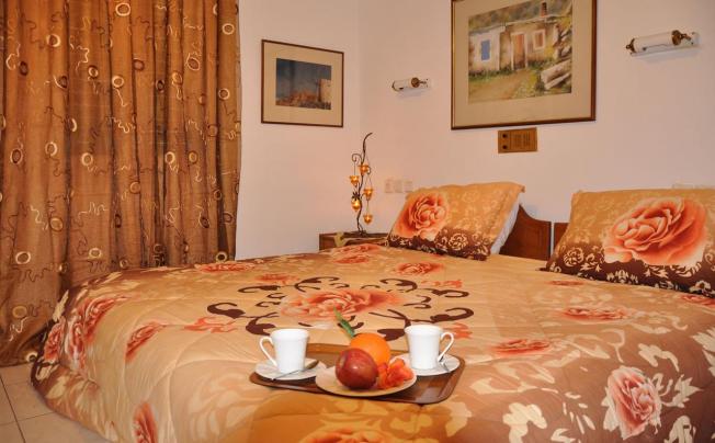 Фото отеля Sun & Sea Apartments 
