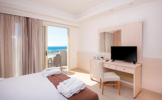 Фото отеля Kouros Palace Hotel